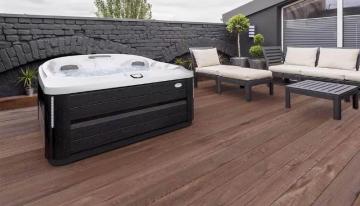 Jacuzzi® J-435™ : luxe et relaxation